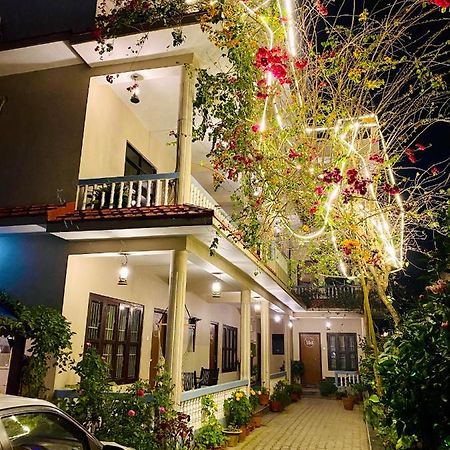 Peacock - A Family-Run Hotel Sauraha Exteriér fotografie